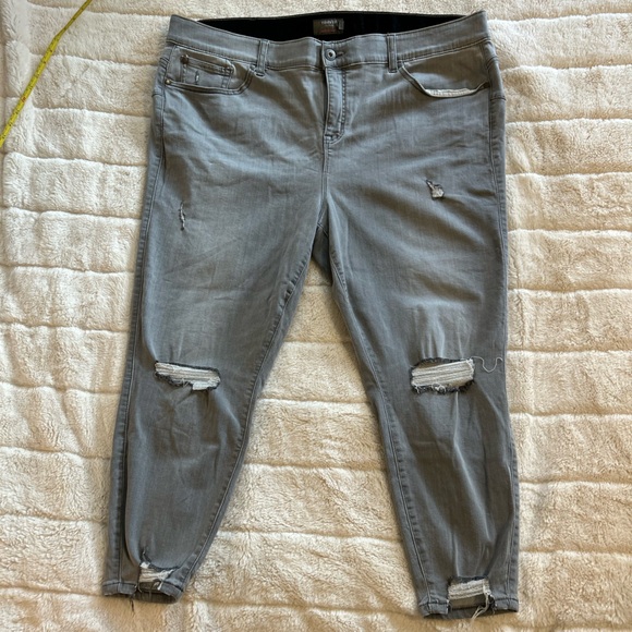 TORRID Bombshell Skinny Super Soft High Rise Jeans - Picture 3 of 11